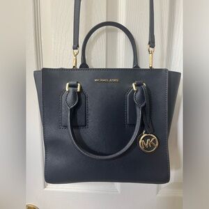 Michael Kors Selby
Saffiano Leather
